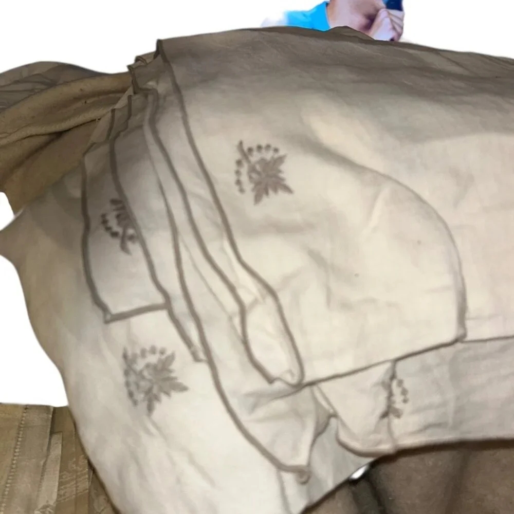 White gray embroidered flowers linen table cloth 124x74